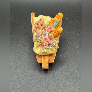 Ganz 1991 Little Cheesers Wheelbarrow W/ Food Figurine # 05206